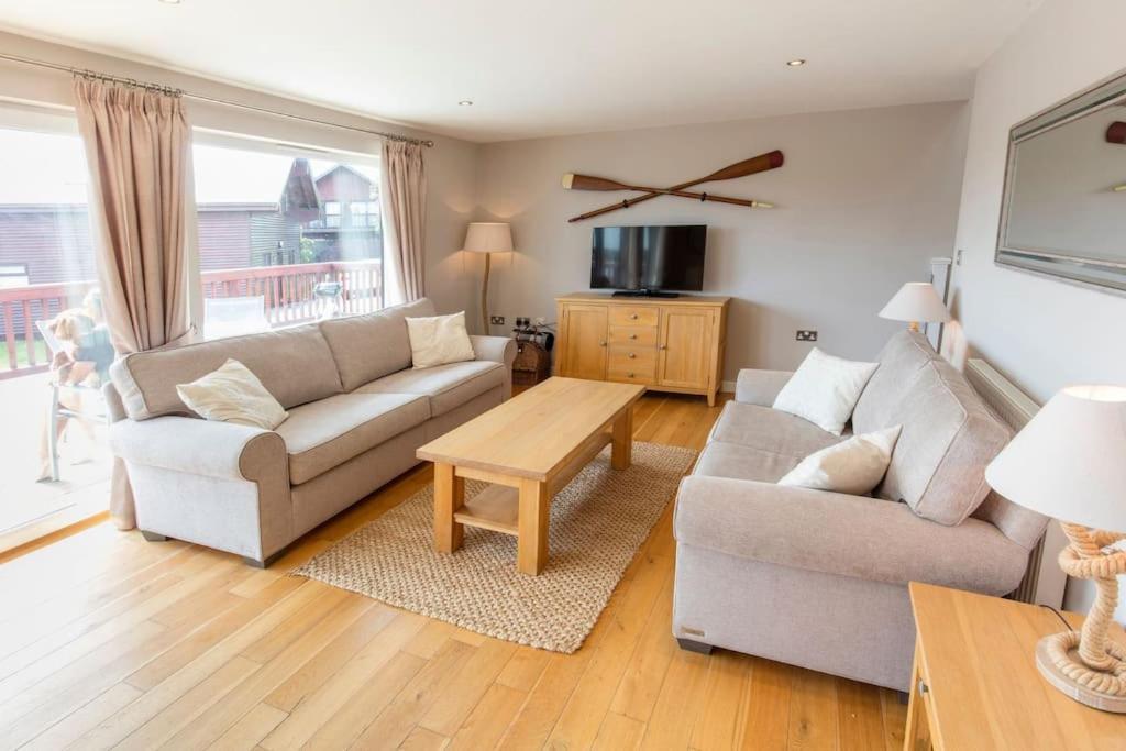 Retallack Resort 4 Bedroom Lodge - Hot Tub For Hire On Request -Pool & Spa Padstow Exterior foto