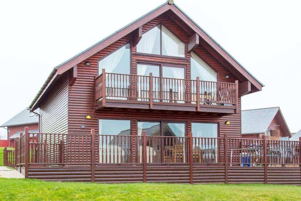 Retallack Resort 4 Bedroom Lodge - Hot Tub For Hire On Request -Pool & Spa Padstow Exterior foto