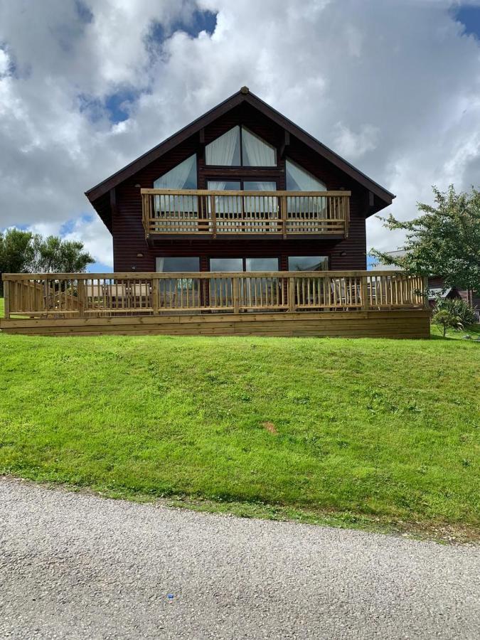 Retallack Resort 4 Bedroom Lodge - Hot Tub For Hire On Request -Pool & Spa Padstow Exterior foto