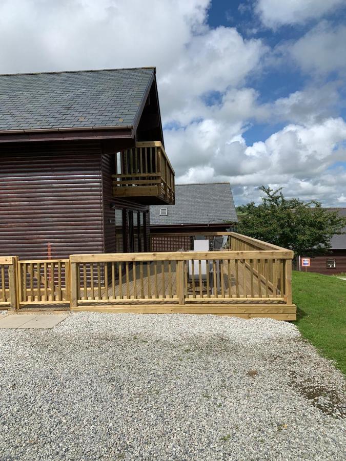 Retallack Resort 4 Bedroom Lodge - Hot Tub For Hire On Request -Pool & Spa Padstow Exterior foto